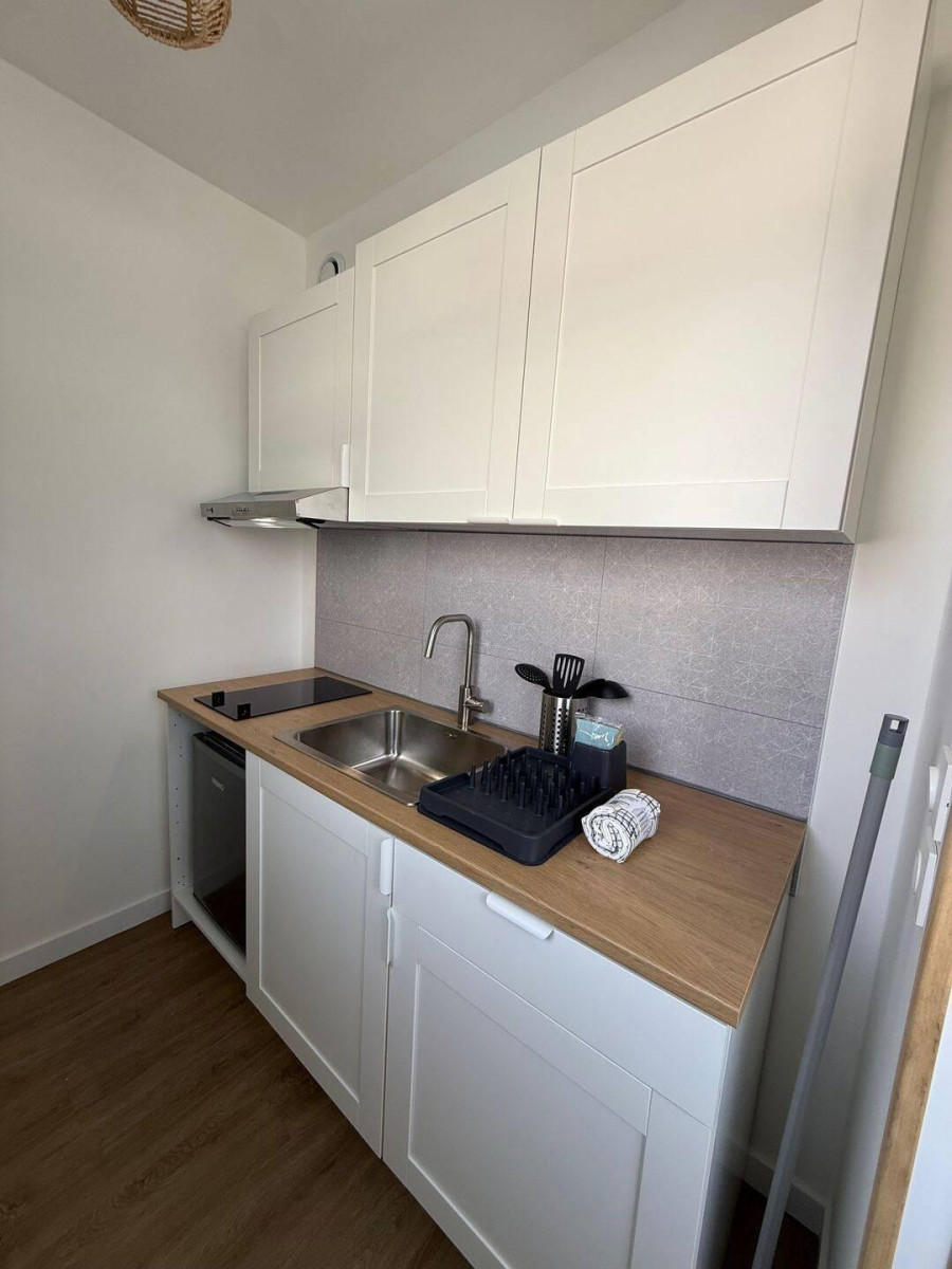 
                                                Location
                                                 Studio meublé refait à neuf 18m² Chantenay