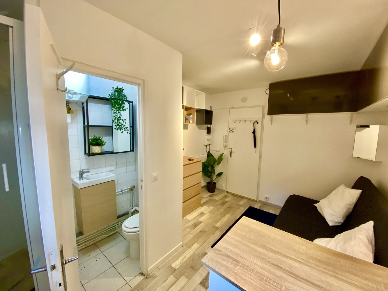 
                                                Location
                                                 Studio meublé, refait à neuf proche gare