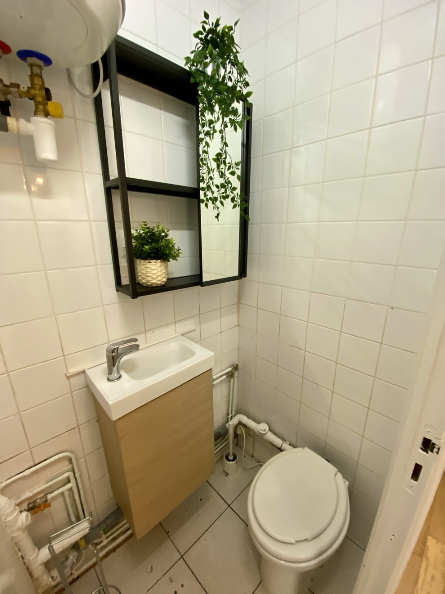 
                                                Location
                                                 Studio meublé, refait à neuf proche gare