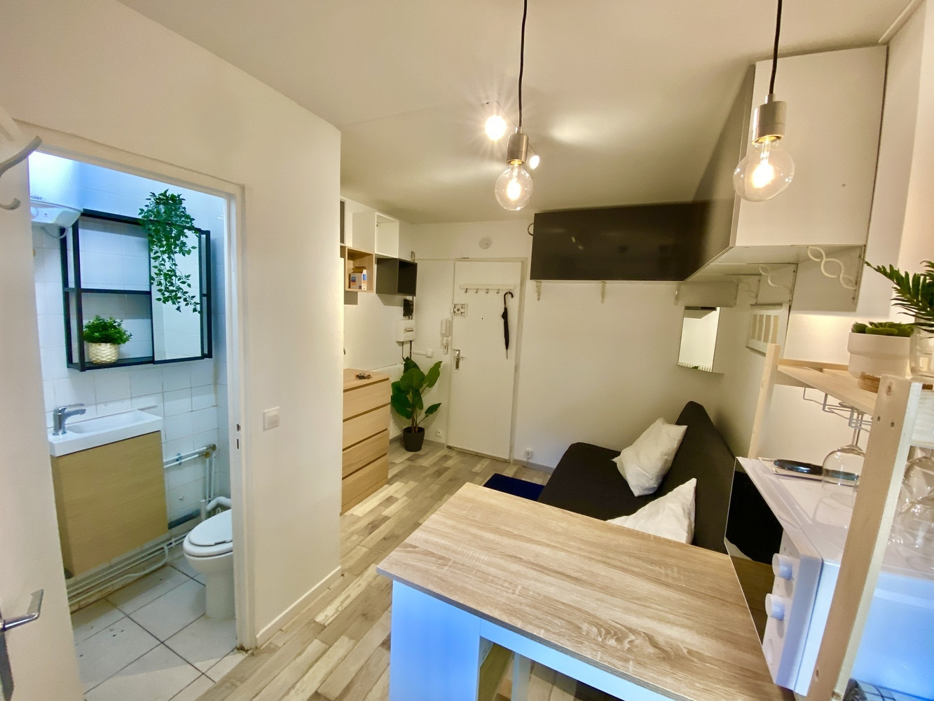 
                                                Location
                                                 Studio meublé, refait à neuf proche gare