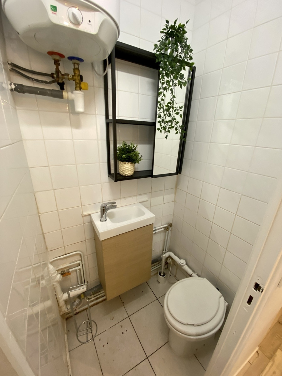 
                                                Location
                                                 Studio meublé, refait à neuf proche gare