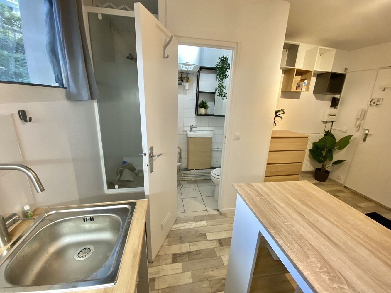 
                                                Location
                                                 Studio meublé, refait à neuf proche gare