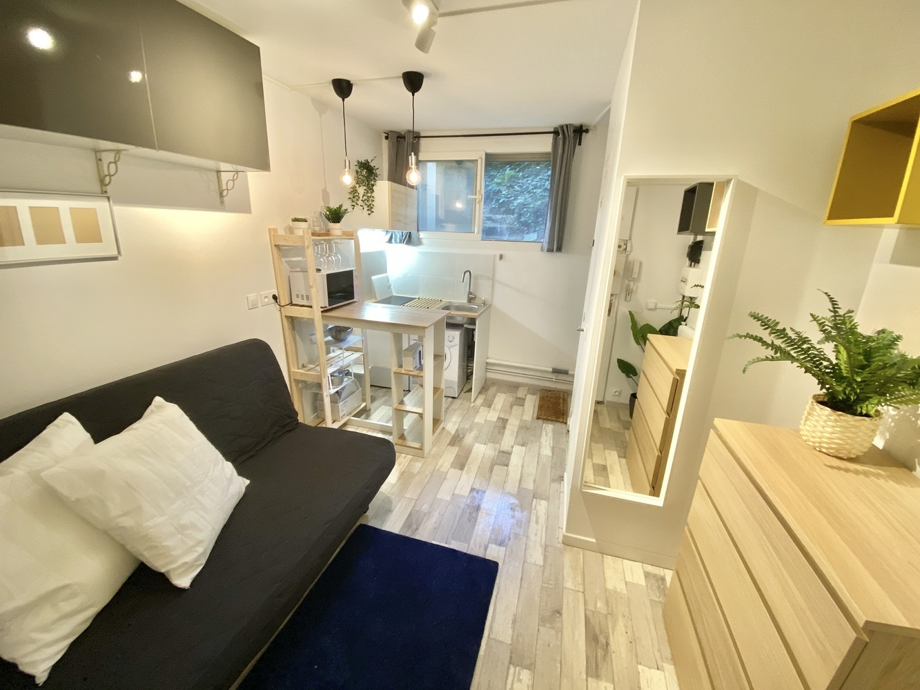 
                                                Location
                                                 Studio meublé, refait à neuf proche gare