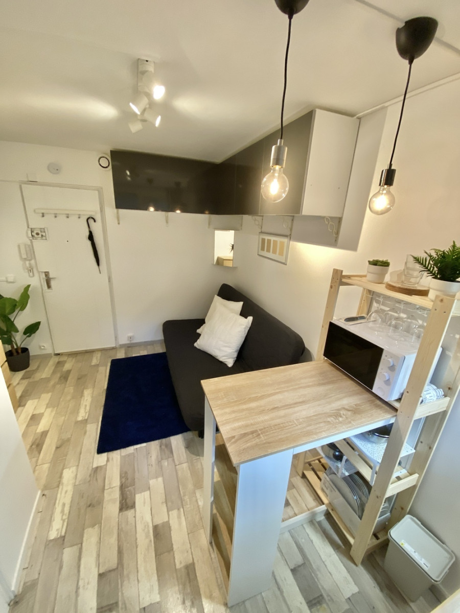 
                                                Location
                                                 Studio meublé, refait à neuf proche gare