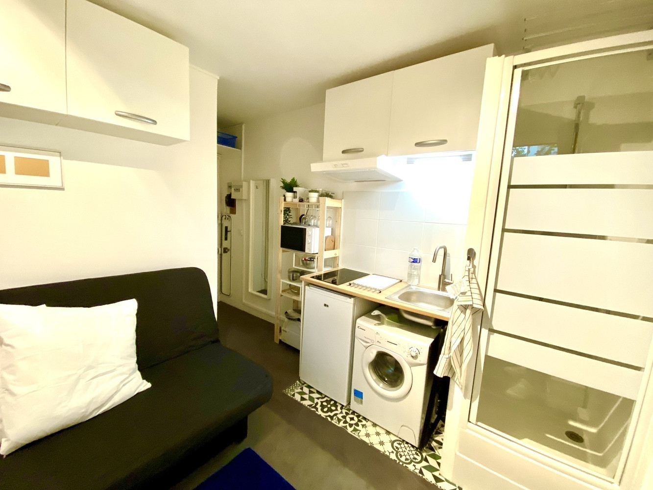 
                                                Location
                                                 Studio meublé, refait à neuf proche gare