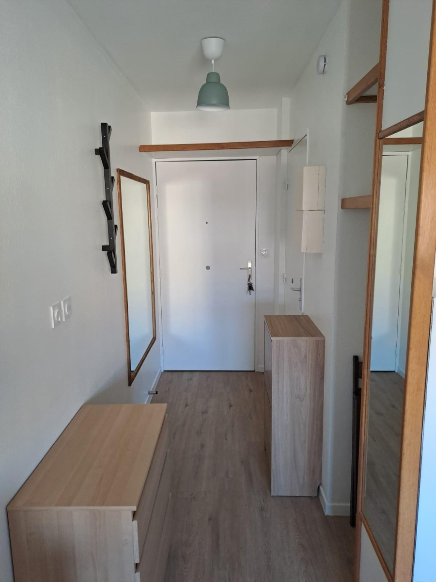 
                                                Location
                                                 Studio meublé refait à neuf- Saxe Gambetta