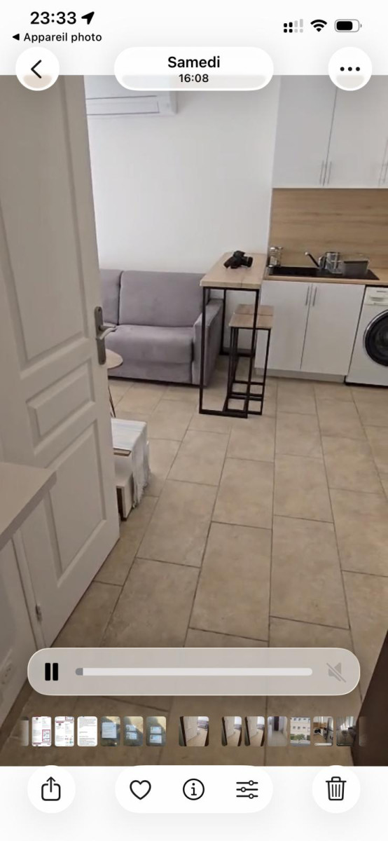 
                                                Location
                                                 Studio meublé refait à neuf terrasse centre ville