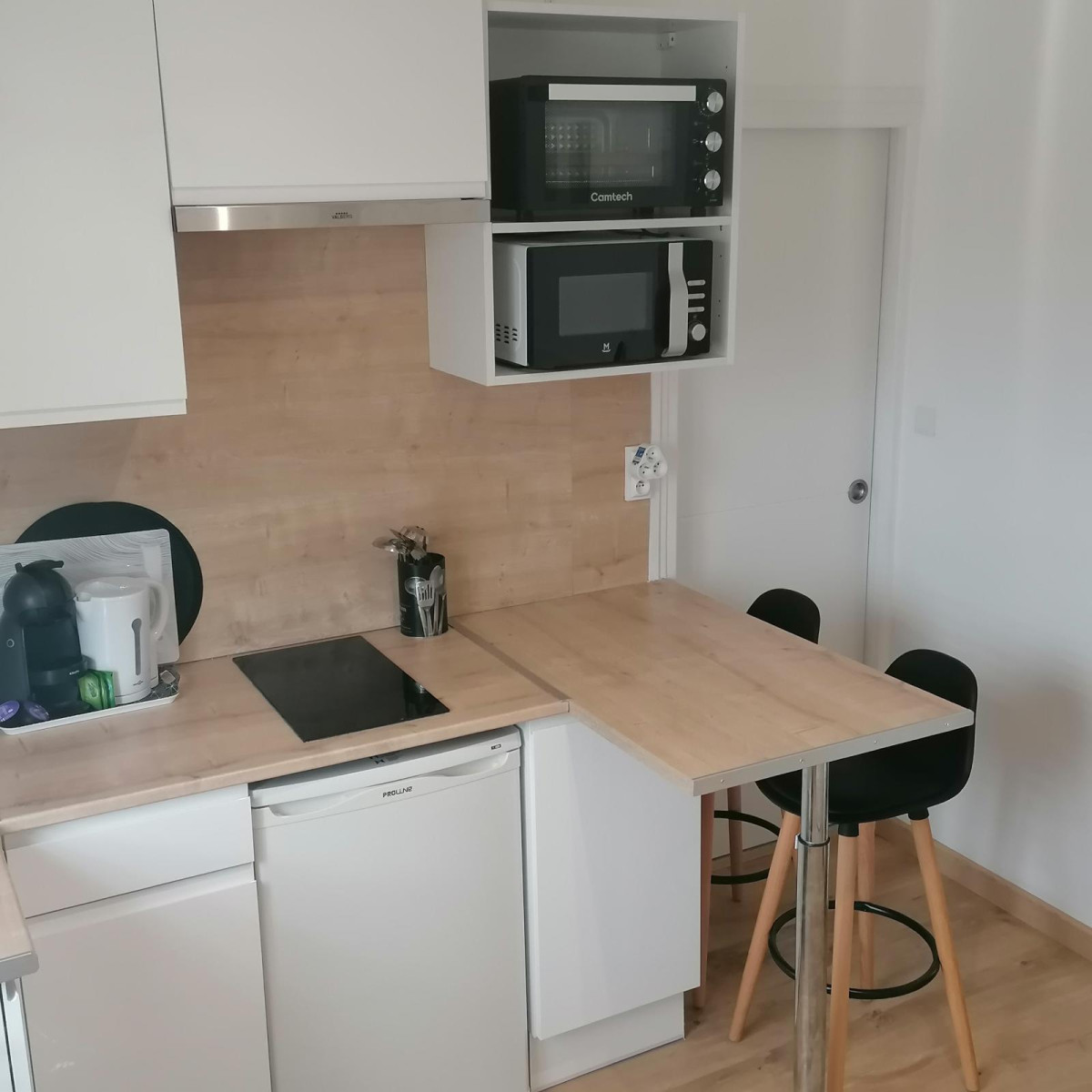 
                                                Location
                                                 Studio meublé rénové 18 m²  Calme – Tout équipé