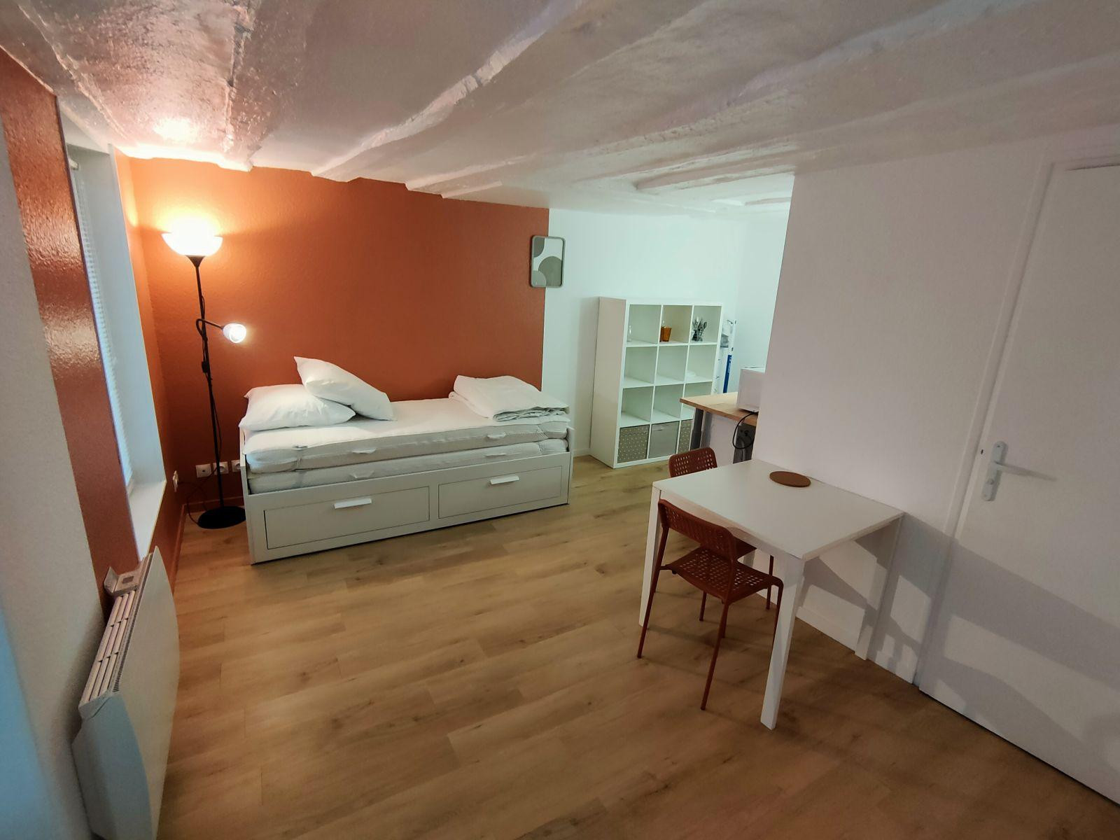 
                                                Location
                                                 Studio meublé rénové 21m2 hypercentre