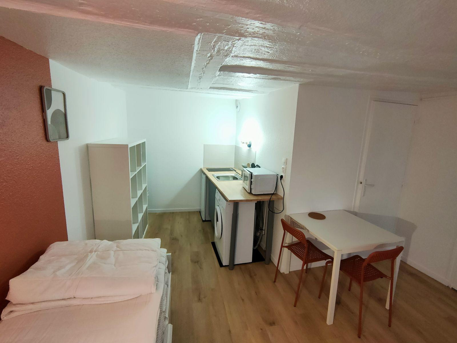 
                                                Location
                                                 Studio meublé rénové 21m2 hypercentre
