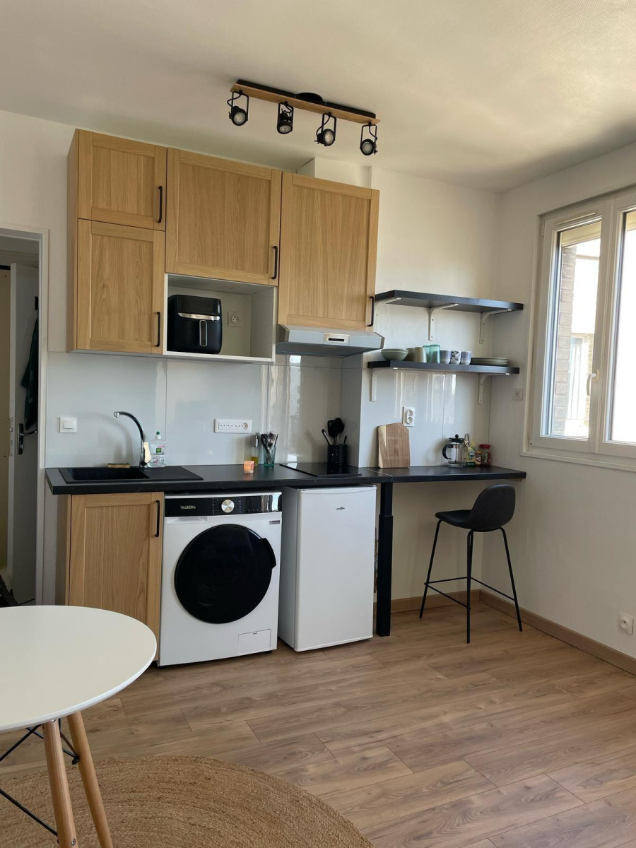 
                                                Location
                                                 Studio meublé rénové - 5 min du M13 - Asnières