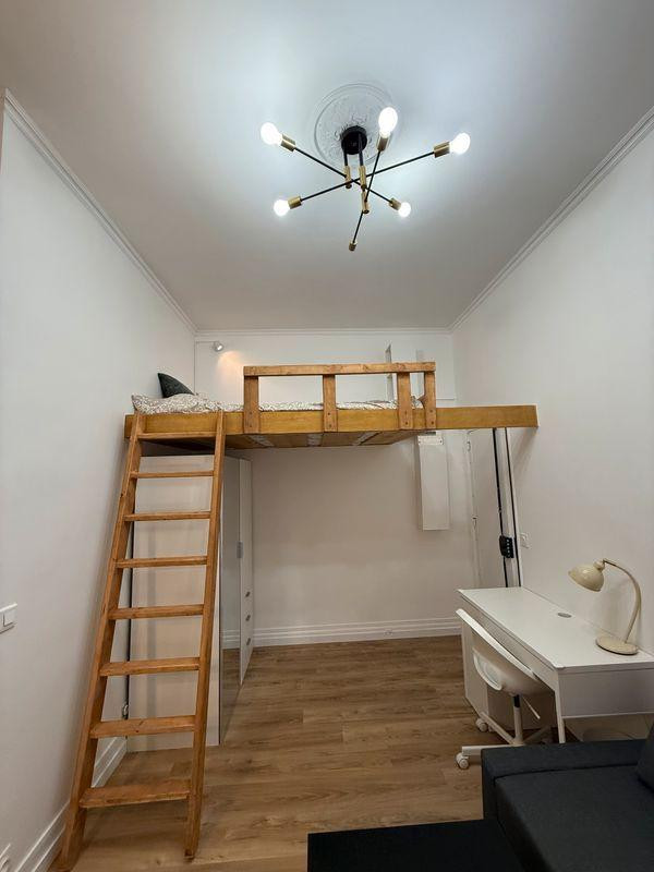 
                                                Location
                                                 Studio meublé rénové Boulogne centre