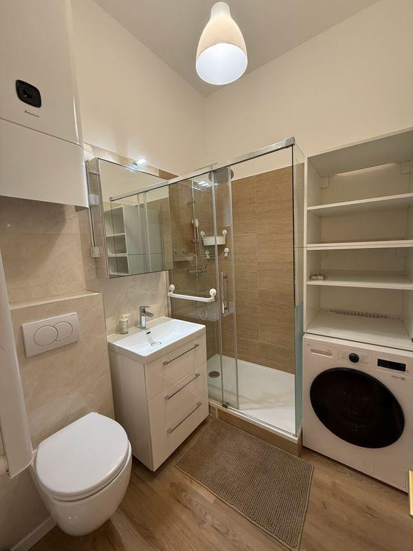 
                                                Location
                                                 Studio meublé rénové Boulogne centre