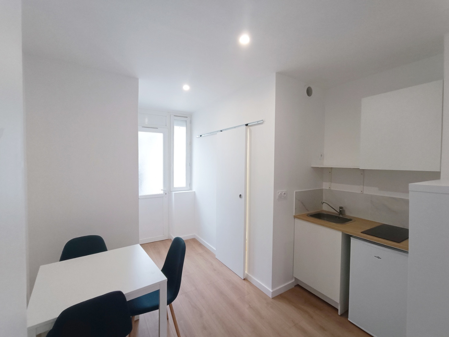 
                                                Location
                                                 Studio meublé rénové proche CHU Sud