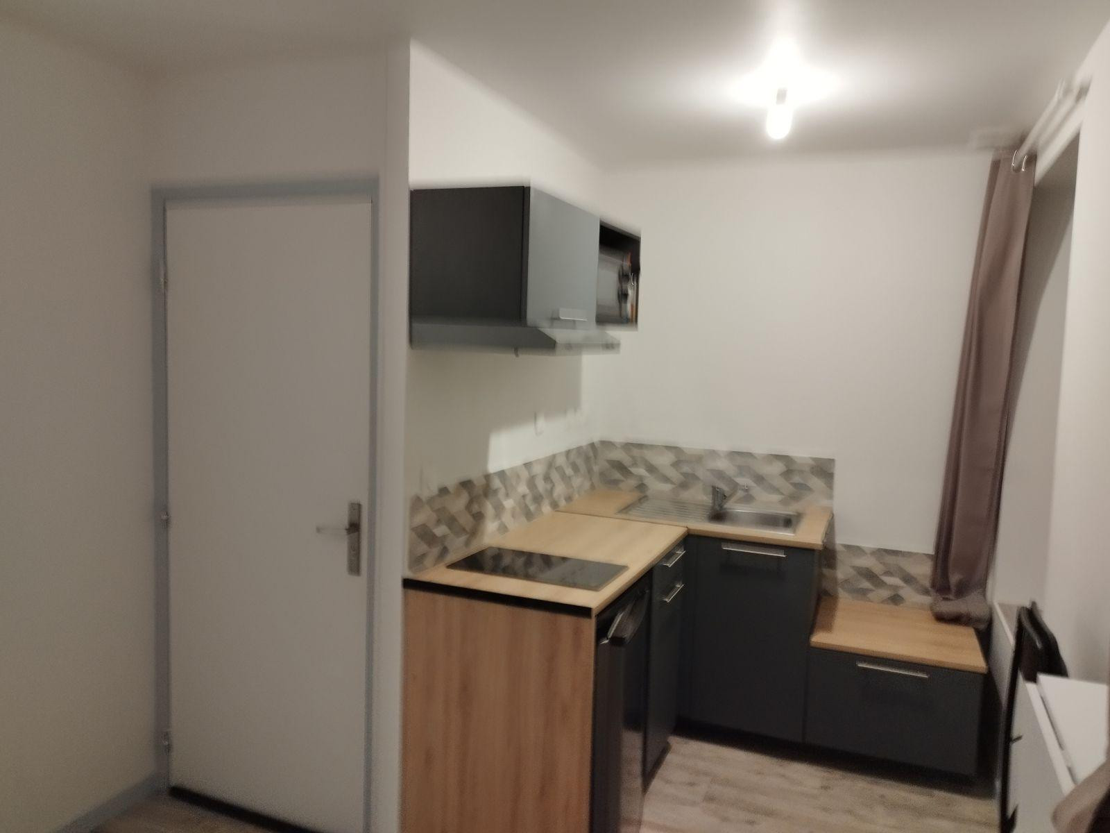 
                                                Location
                                                 Studio meublé rénové proche IUT et école infirmier