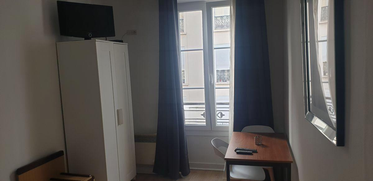 
                                                Location
                                                 Studio meublé, rue du commerce, paris 15eme