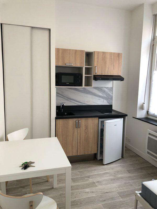 
                                                Location
                                                 Studio meublé Rue Massena rez-de-chaussée côté rue