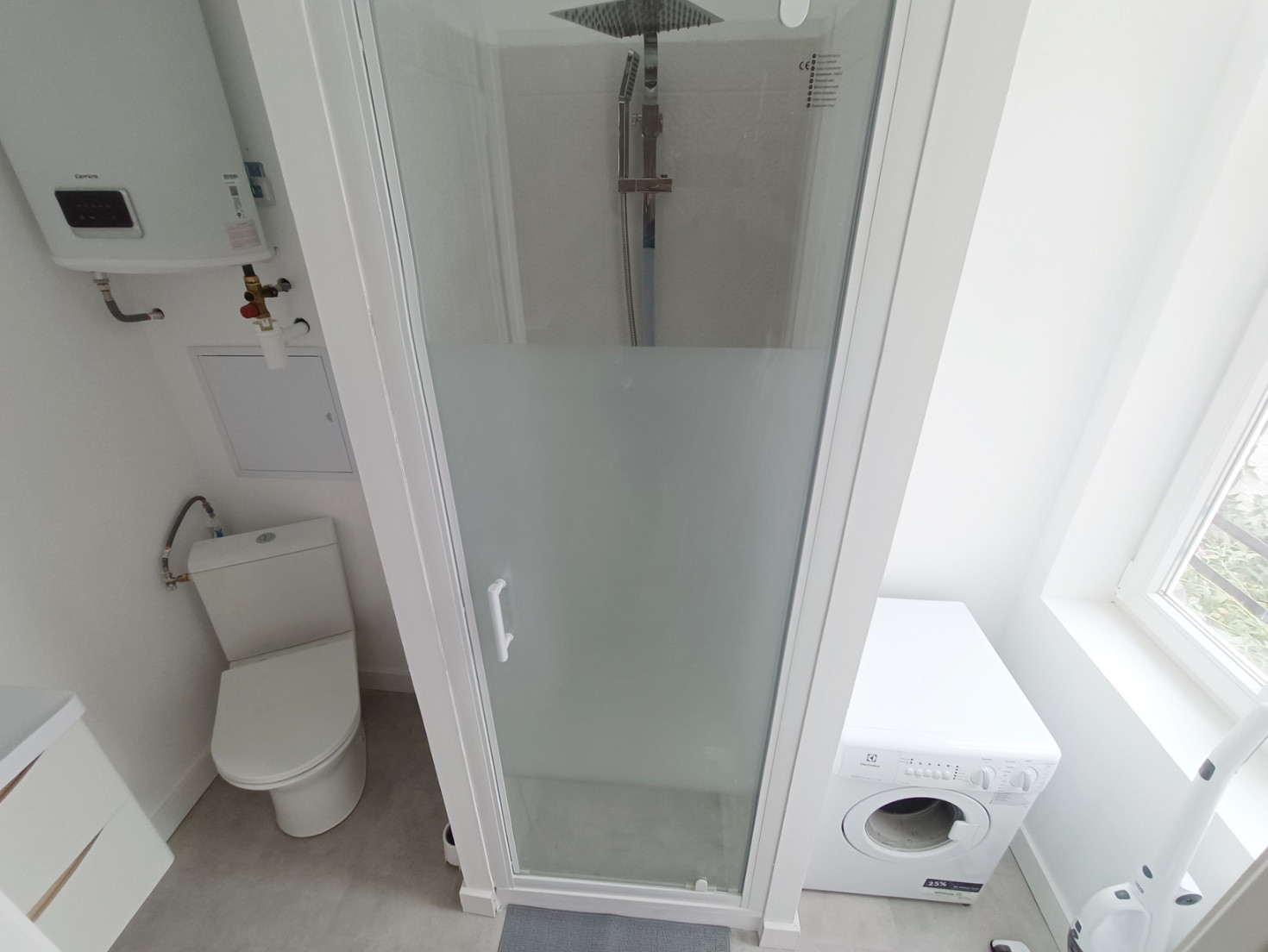 
                                                Location
                                                 Studio meublé, salle de sport Henriville