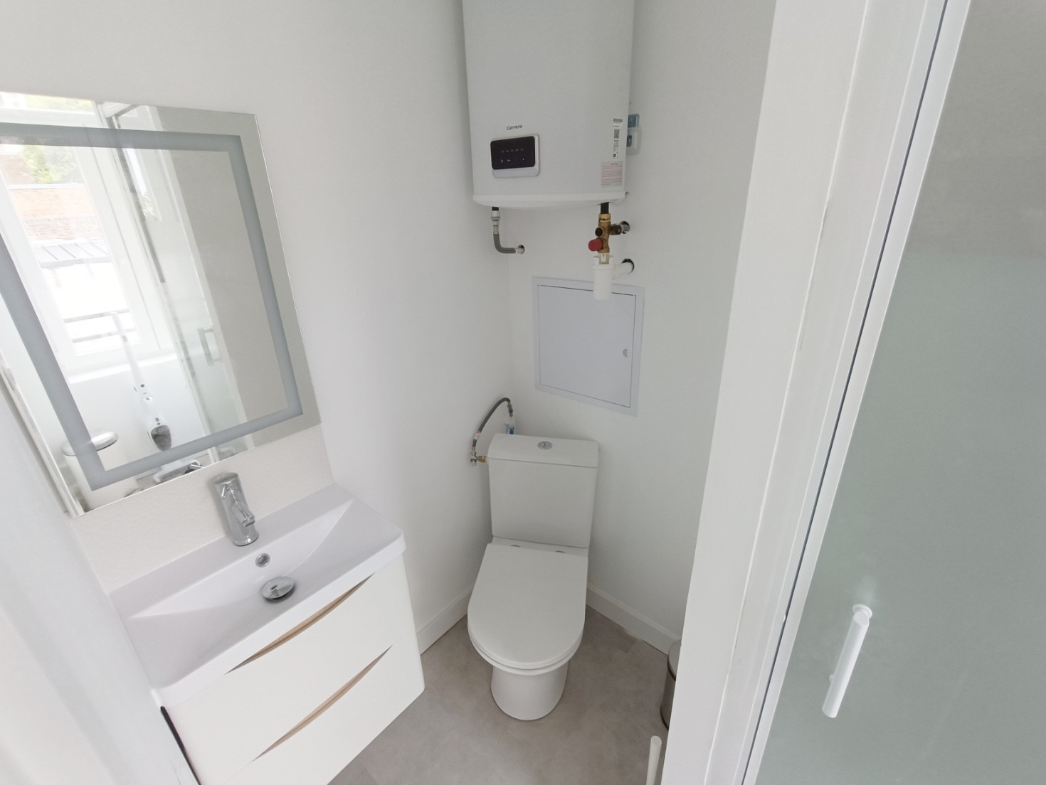 
                                                Location
                                                 Studio meublé, salle de sport Henriville