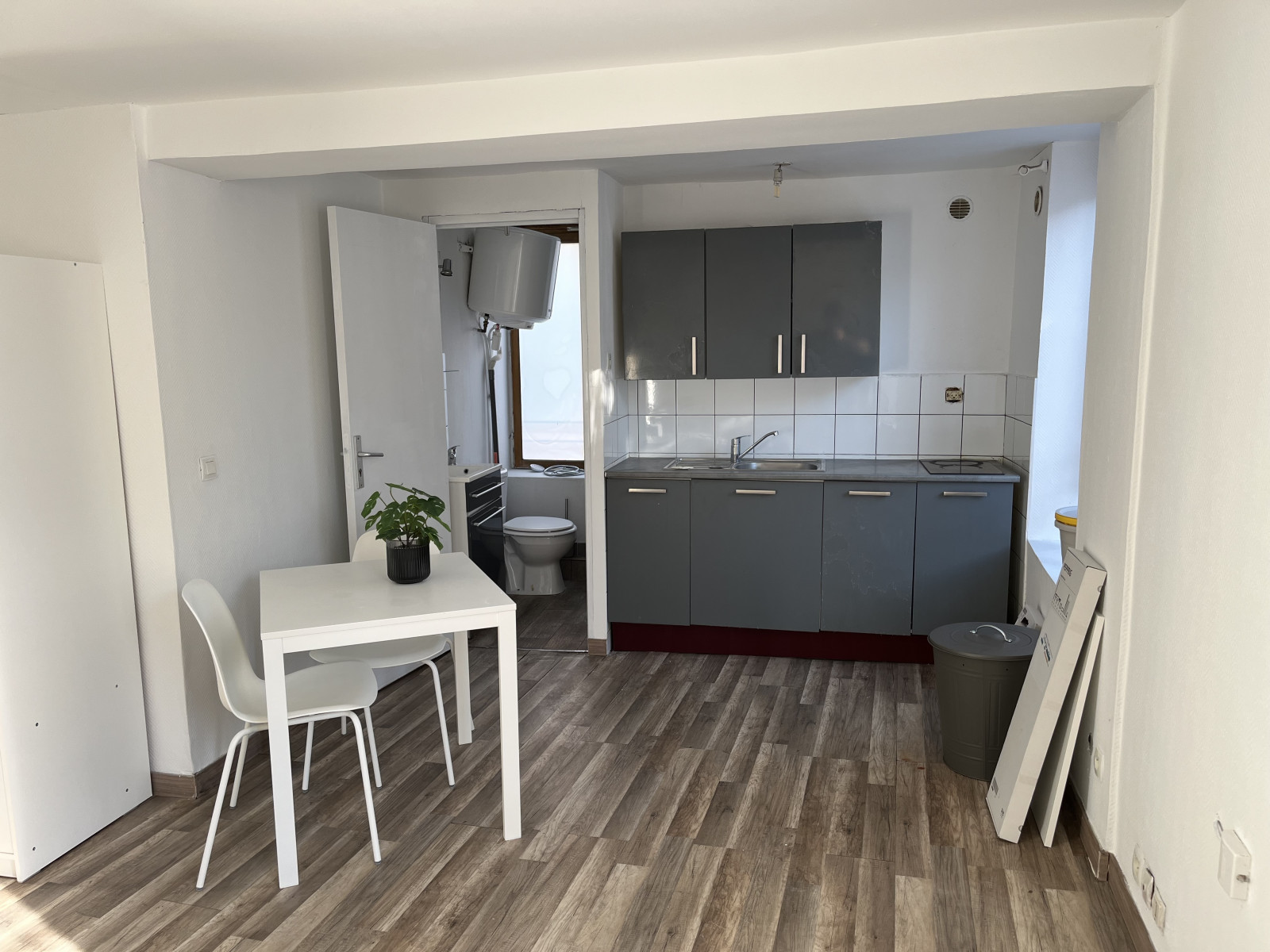 
                                                Location
                                                 Studio meublé secteur Lille Moulin - 10012