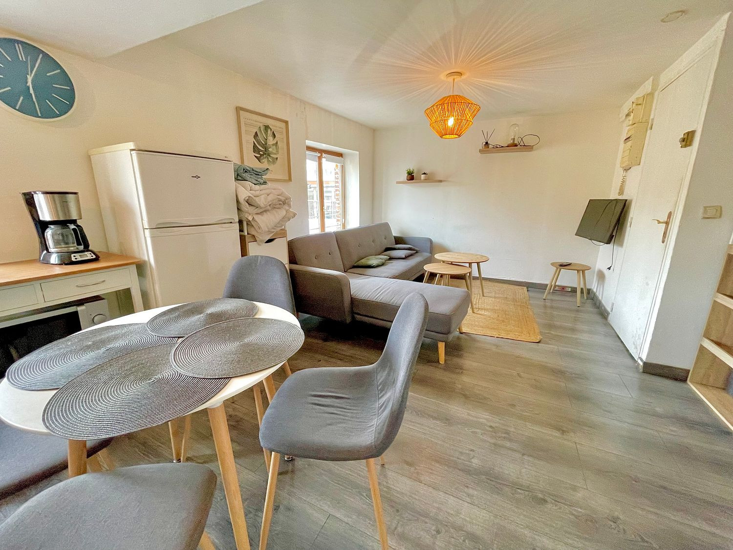 
                                                Location
                                                 Studio meublé secteur Lille Moulin - 10014