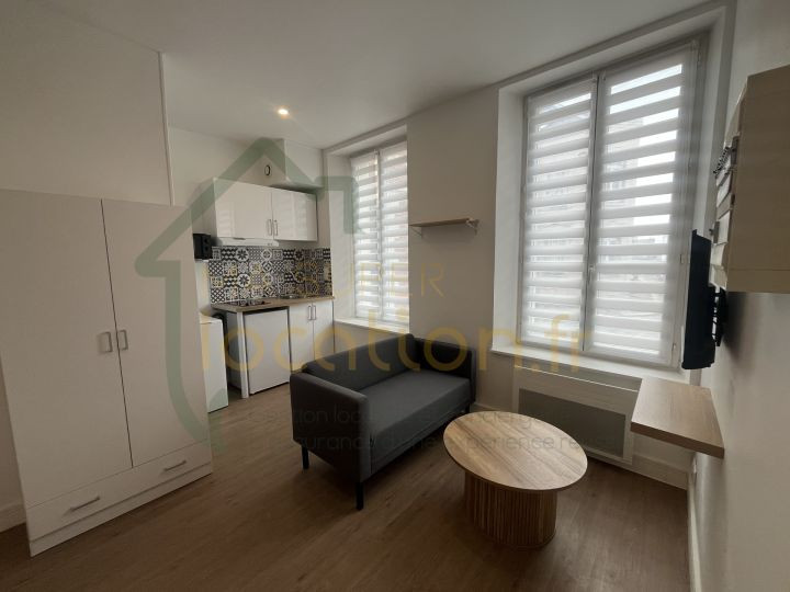 
                                                Location
                                                 Studio meublé situé dans le centre-ville de SAINT-QUENTIN