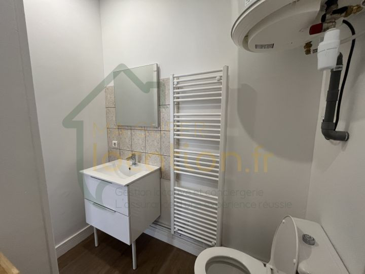 
                                                Location
                                                 Studio meublé situé dans le centre-ville de SAINT-QUENTIN