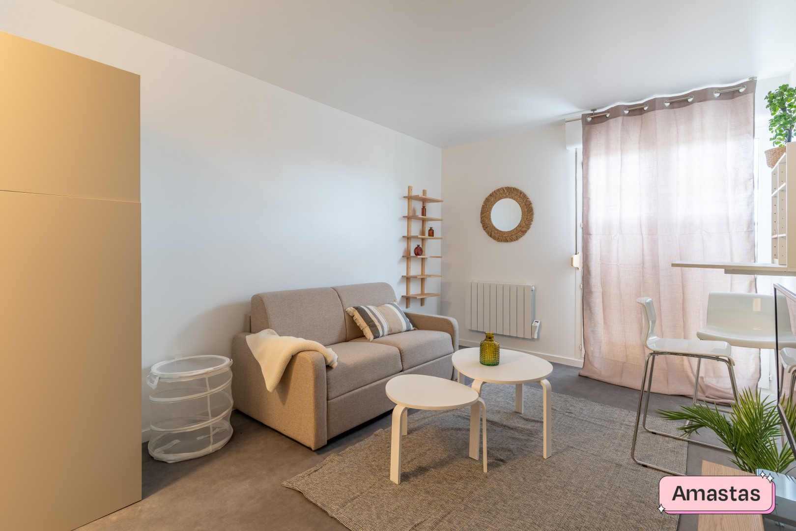 
                                                Location
                                                 Studio meublé situé quartier Saint Genès - 1331009