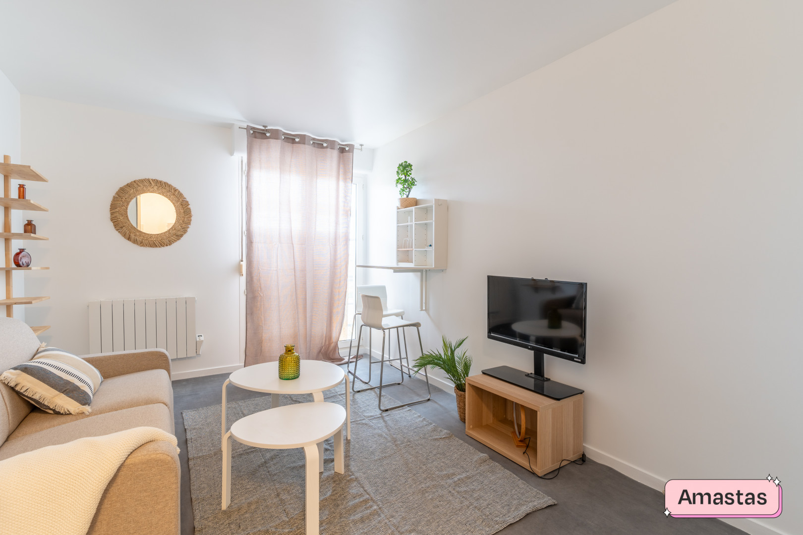 
                                                Location
                                                 Studio meublé situé quartier Saint Genès - 1331009