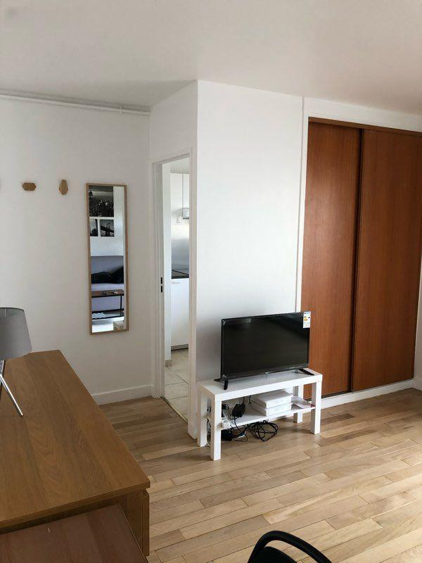 
                                                Location
                                                 Studio meublé Suresnes parc du château