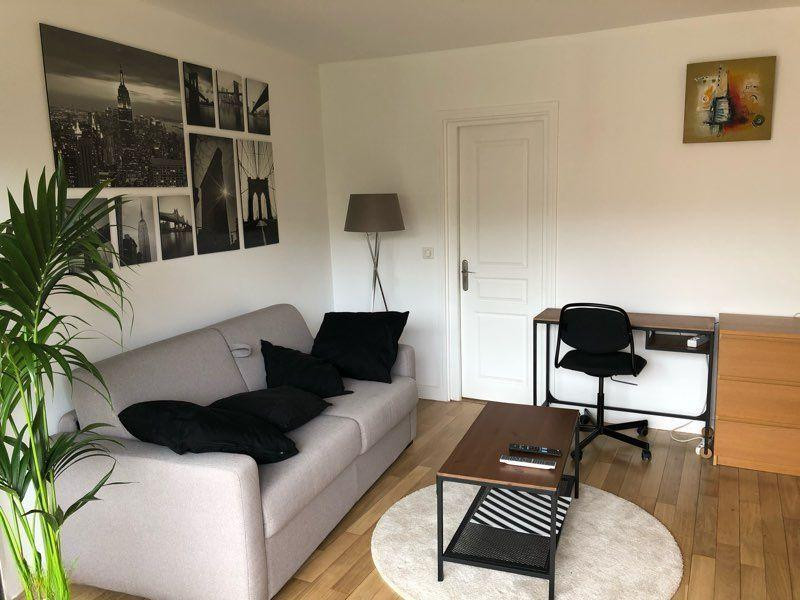 
                                                Location
                                                 Studio meublé Suresnes parc du château