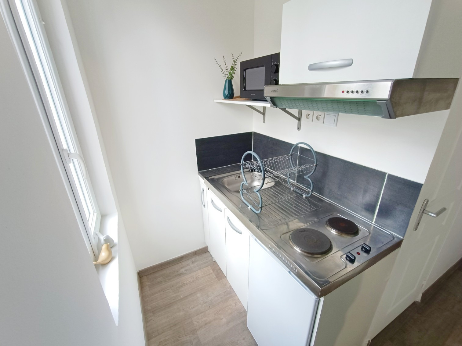 
                                                Location
                                                 Studio meublé – Tout à pied !