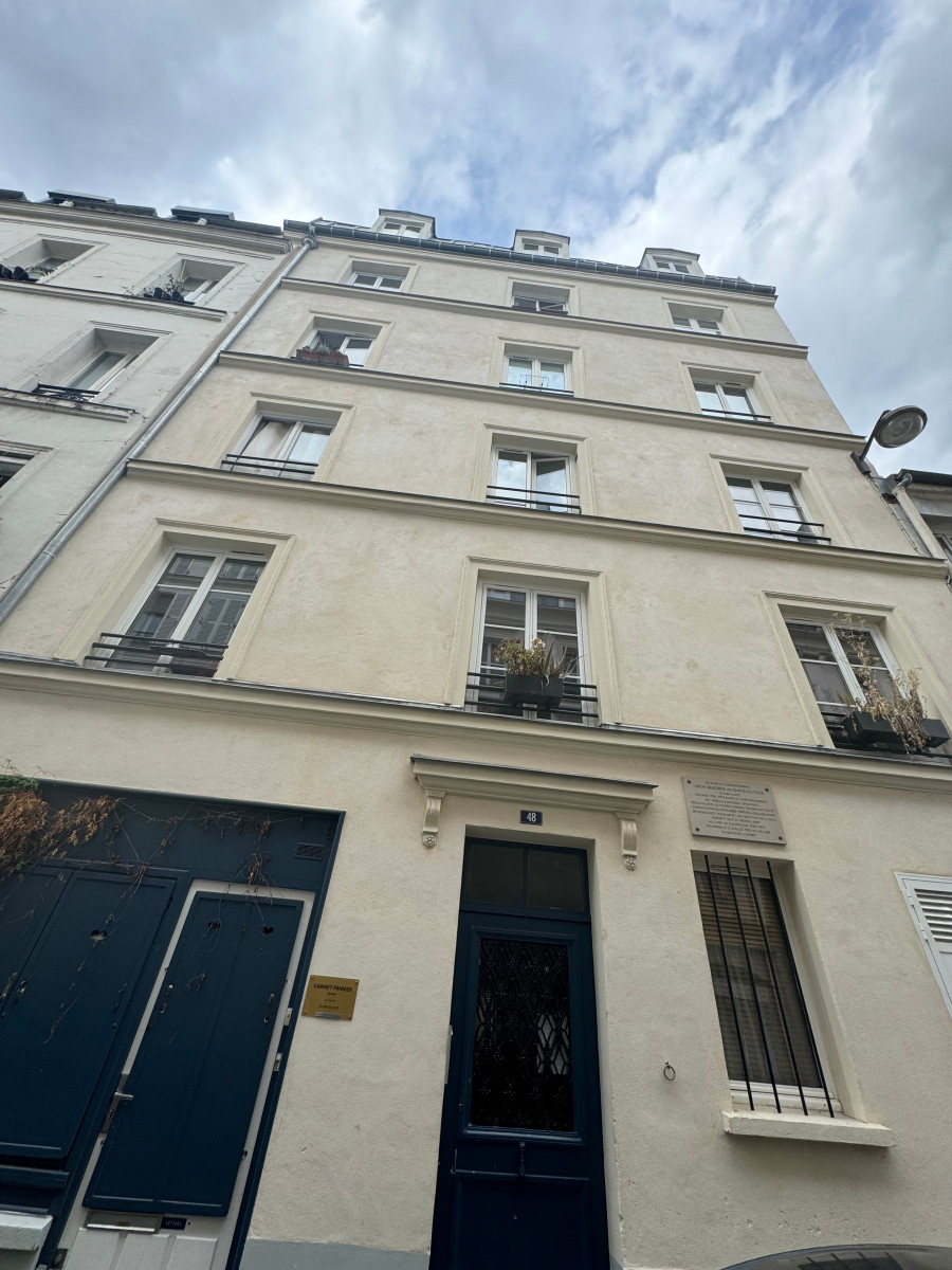 
                                                Location
                                                 Studio meublé - tout équipé - village de montmatre (loyer tout inclus)