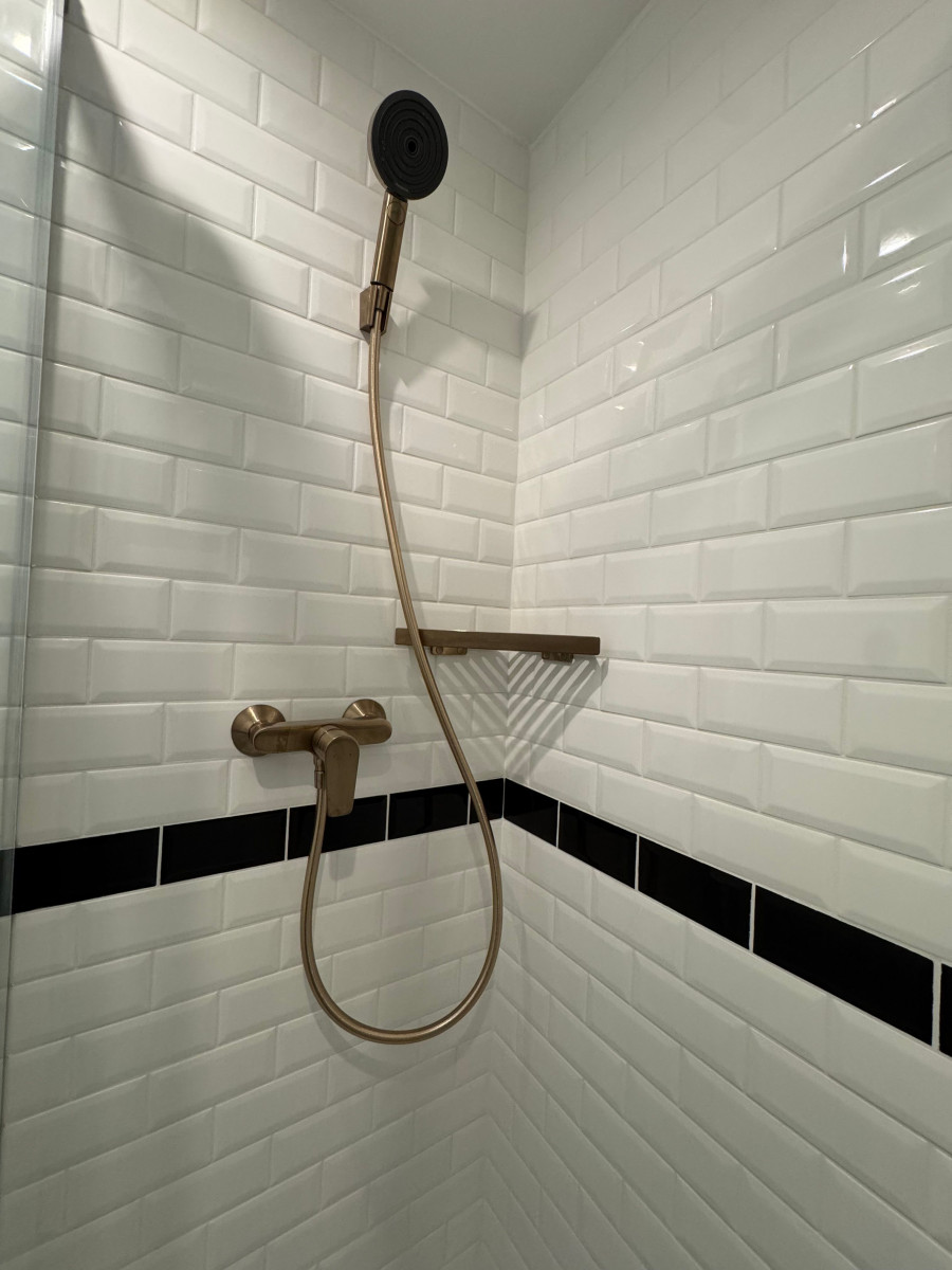 
                                                Location
                                                 Studio meublé - tout équipé - village de montmatre (loyer tout inclus)