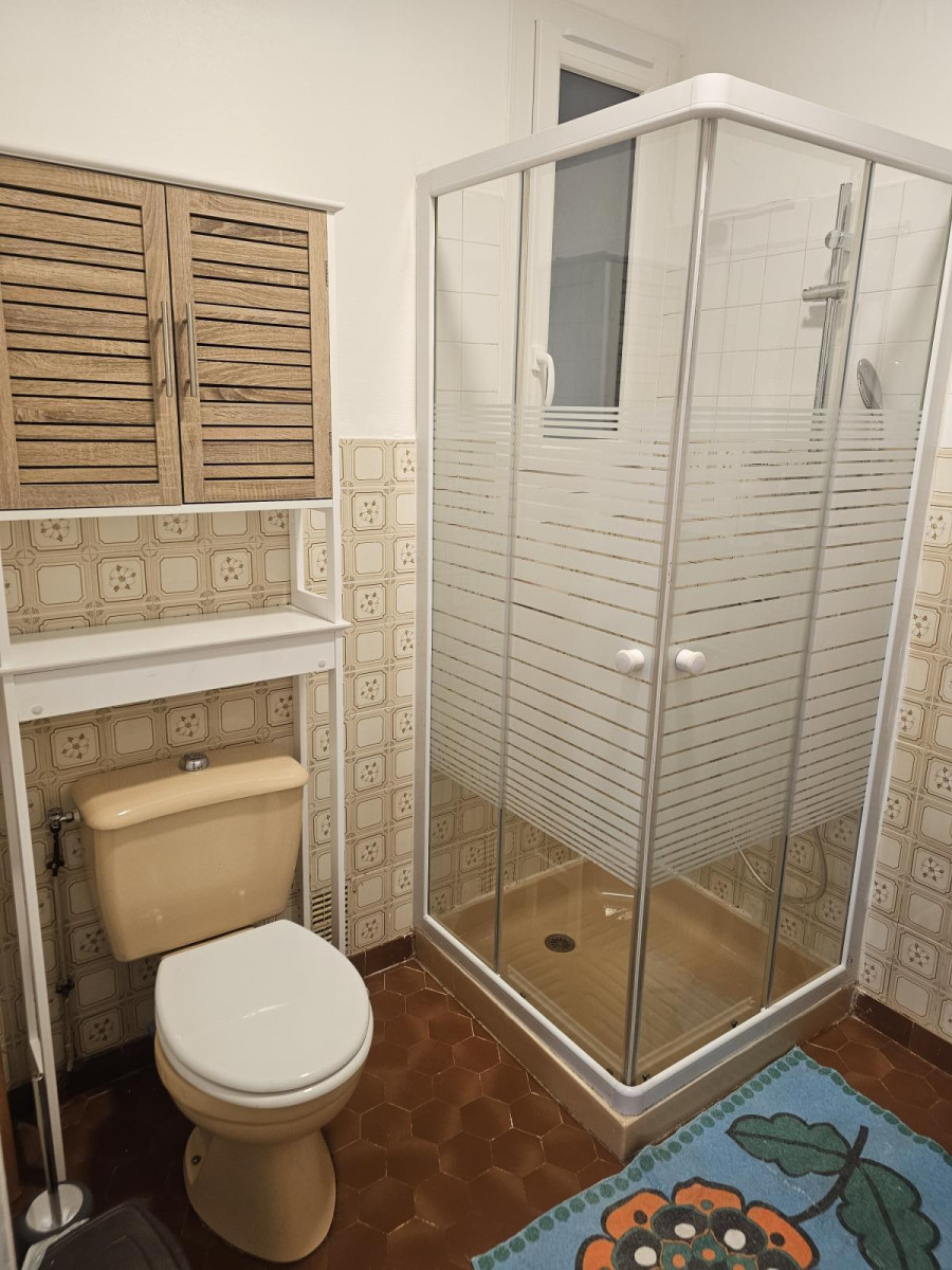 
                                                Location
                                                 Studio meublé très agréable