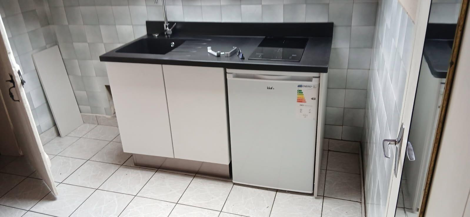 
                                                Location
                                                 Studio meublé très agréable avec patio fleuri