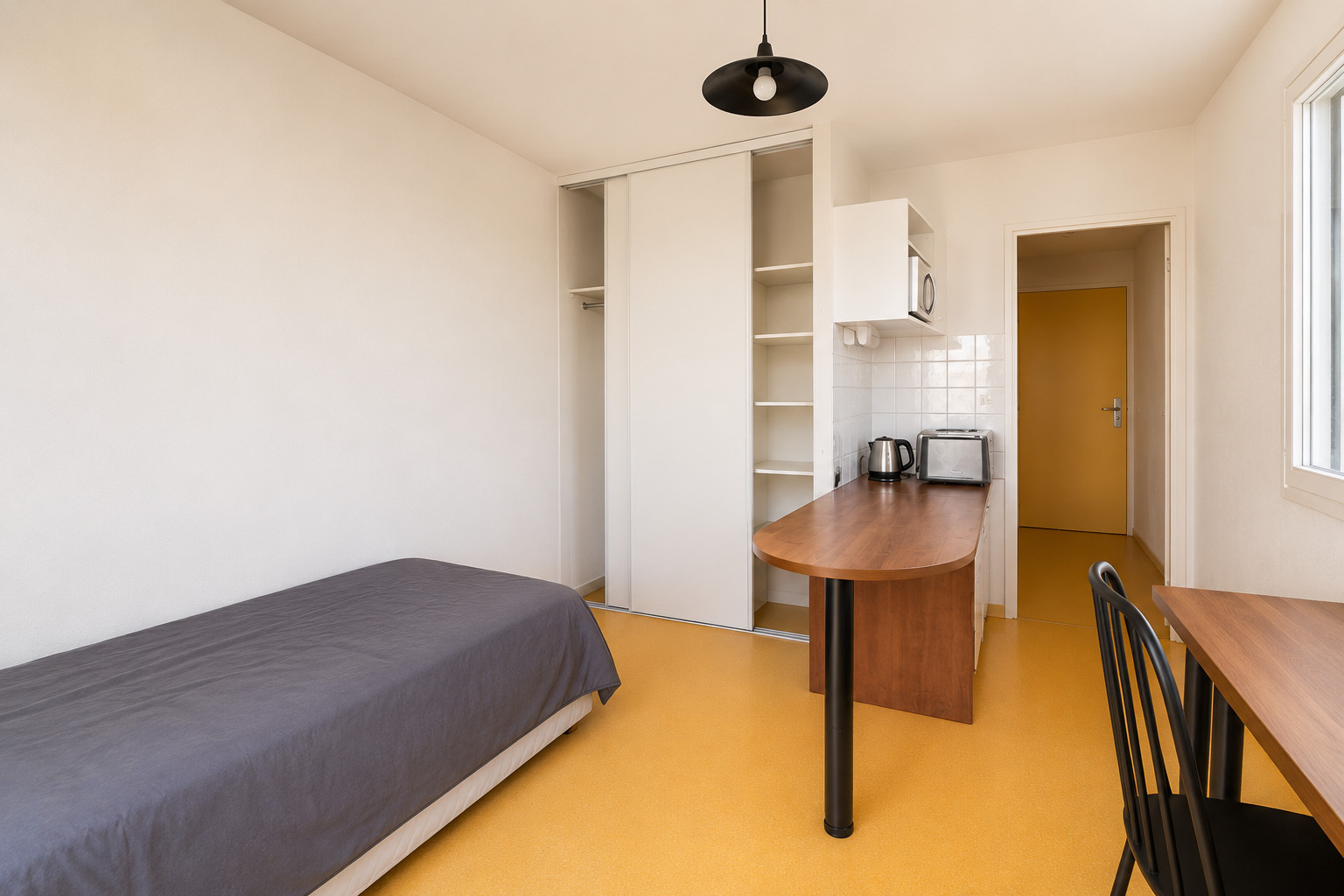 
                                                Vente
                                                 Studio meublé Villeurbanne