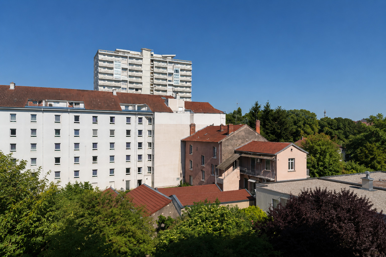 
                                                Vente
                                                 Studio meublé Villeurbanne