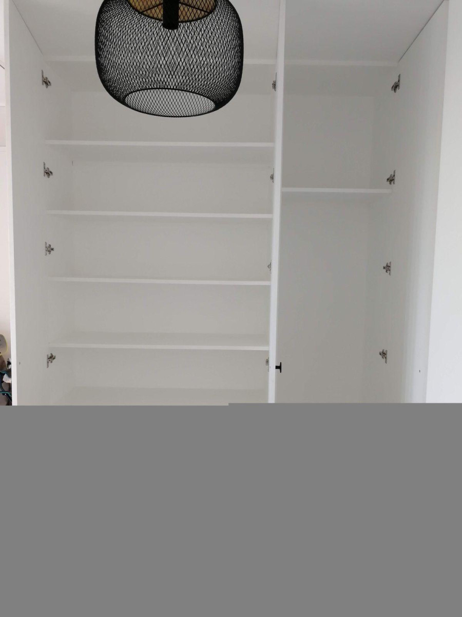 
                                                Location
                                                 Studio meublé, vue exceptionnelle, rue commerçante