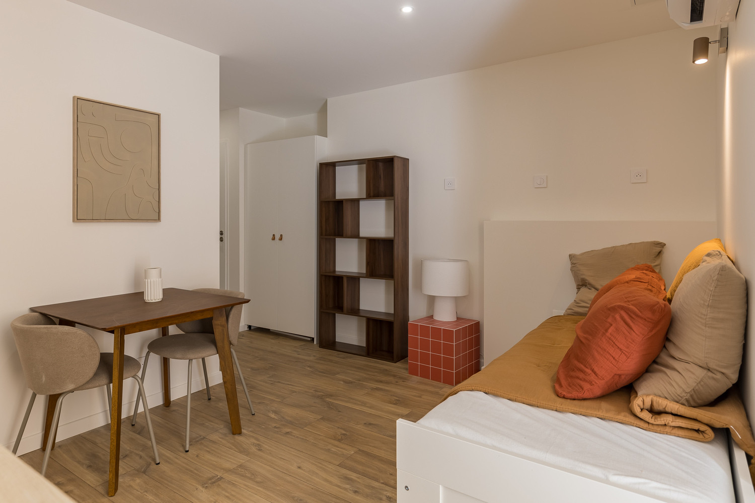
                                                Location
                                                 Studio meublé - YOLOCOLIVING