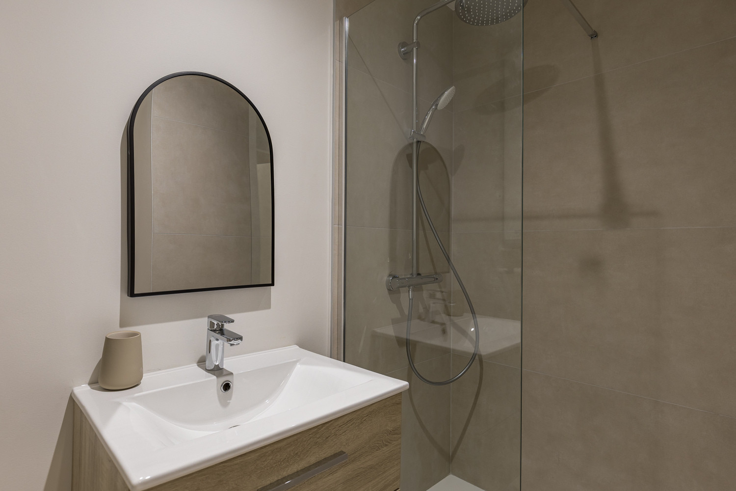 
                                                Location
                                                 Studio meublé - YOLOCOLIVING