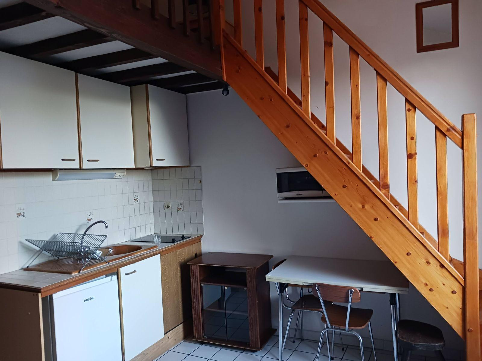 
                                                Location
                                                 Studio+mezz meublé, Tram T3, Lyon3 Montchat