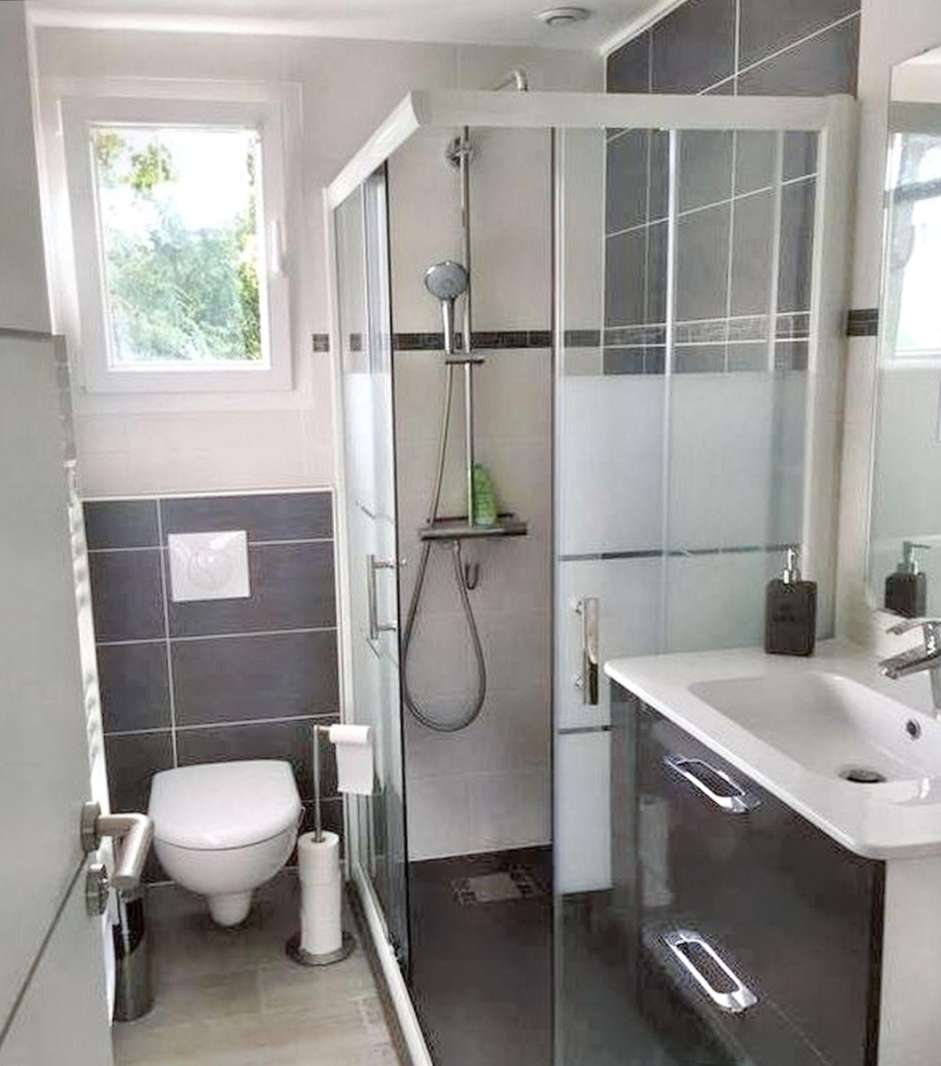 
                                                Location
                                                 Studio mezzanine, tout neuf et équipé