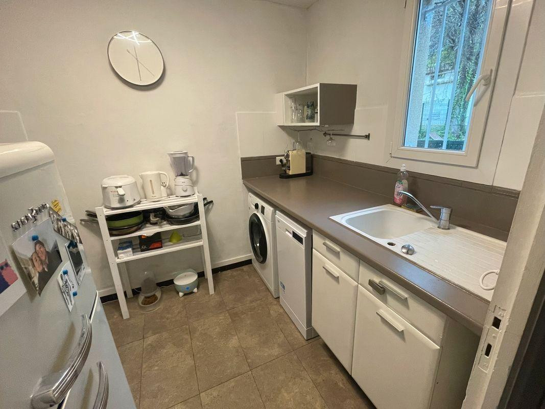 
                                                Location
                                                 Studio Montpellier
