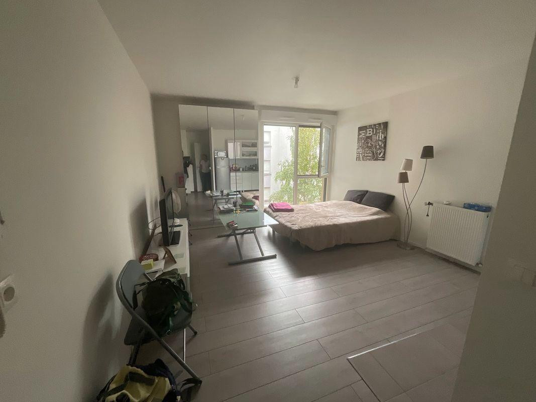 
                                                Location
                                                 Studio Montreuil/Vincennes
