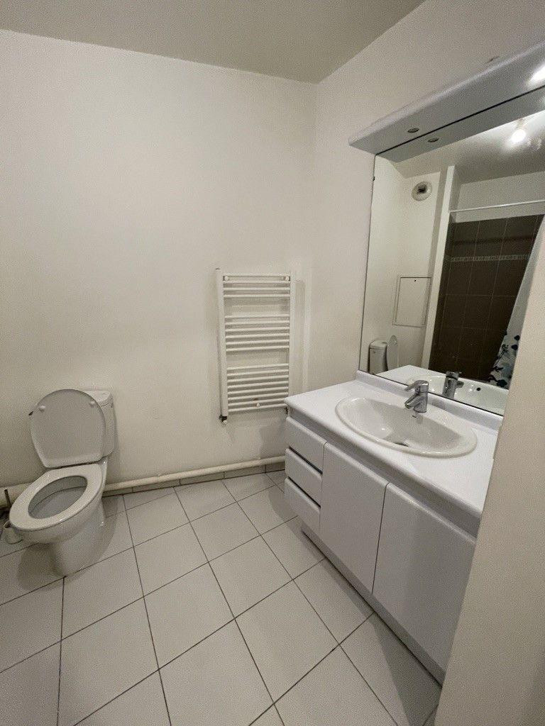 
                                                Location
                                                 Studio Nantes centre ville