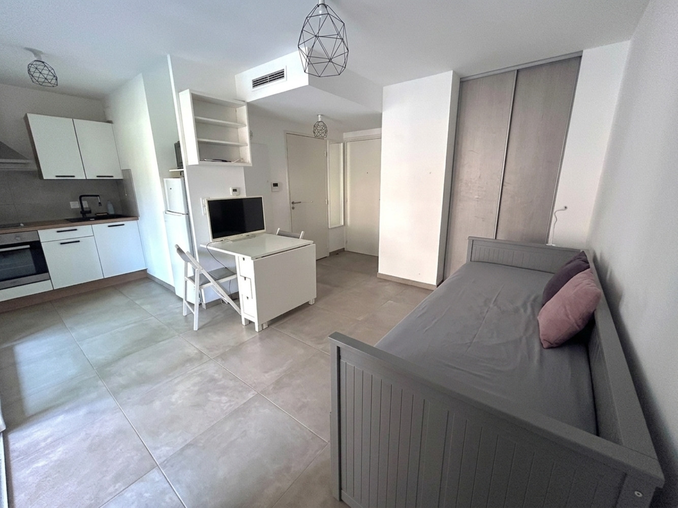 
                                                Location
                                                 Studio neuf clé en main à Vauban