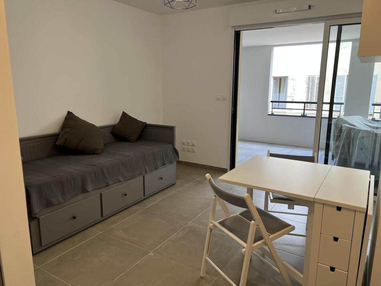 
                                                Location
                                                 Studio neuf clé en main à Vauban
