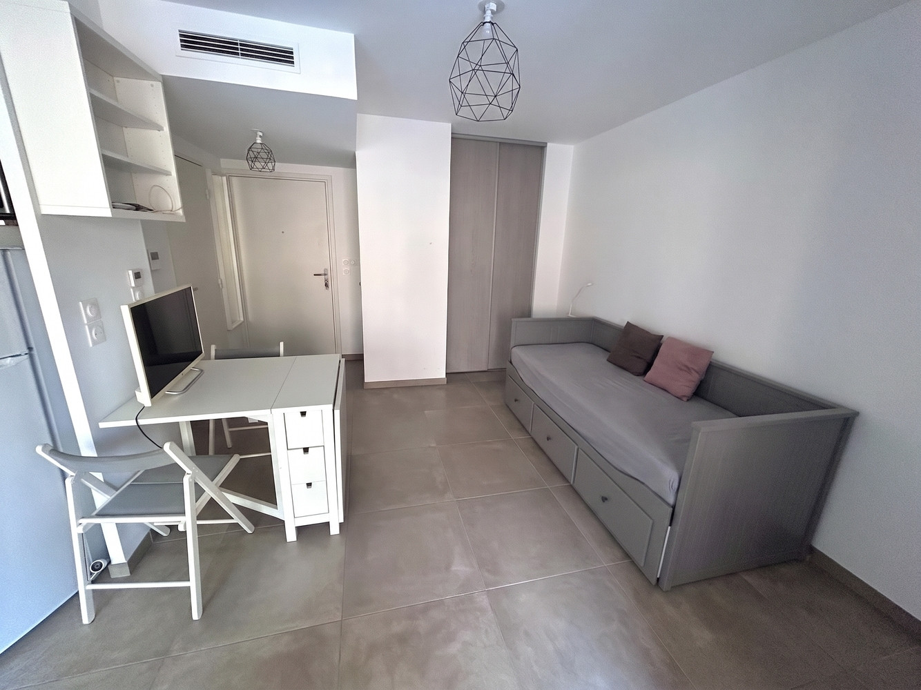 
                                                Location
                                                 Studio neuf clé en main à Vauban