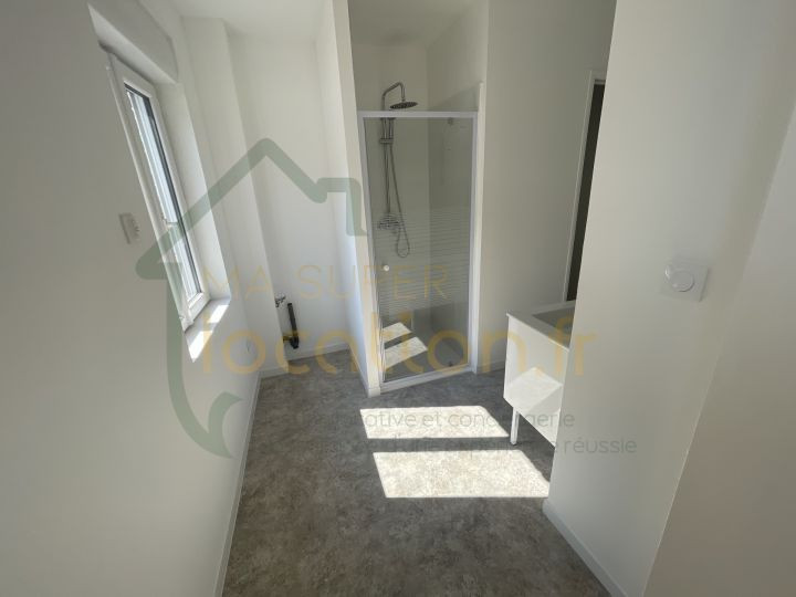 
                                                Location
                                                 STUDIO NEUF DANS RESIDENCE EXCEPTIONNELLE AVEC ESPACE EXTERIEUR